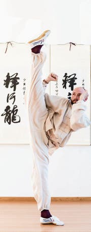Roger Stutz (37) ist buddhistischer Mönch und betreibt in Obernau eine Kung-Fu-Schule. (Bild: Roger Grütter (Kriens, 7. April 2017))