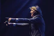 Hansi Hinterseer sorgte am Sonntagabend an der Schlager-Nacht auf der Allmend für Stimmung. (Bild: Dominik Wunderli (Luzern, 19. März 2017))