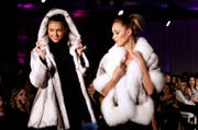 Pelze sind wieder in: Kreationen des syrischen Modedesigners Sanaa Maatouk waren an der Modeshow in Beirut am 1. Dezember gefragt. (Bild: EPA)