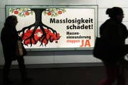 Ein Jahr ist es her, seit das Schweizer Stimmvolk der Masseneinwanderungsinitiative der SVP zugestimmt hat. (Bild: Keystone)