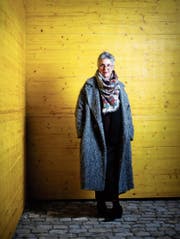 Elegant in Sprache und Stil: Susanna Schwager im Innenhof des Landesmuseums. (Bild: Stefan Kaiser (Zürich, 23. Februar 2017))