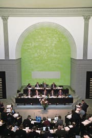 Blick von der Zuschauertribüne in den Kantonsratssaal. (Bild: Jakob Ineichen (Luzern, 7. Dezember 2015))