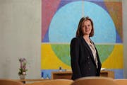 Marlene Odermatt, Präsidentin der reformierten Kirchgemeinde Luzern, in der Thomaskirche in Adligenswil. Meggen-Adligenswil-Udligenswil werden nun eine Teilkirche. (Archivbild/Neue LZ))