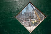 Die Baustelle des Wolkenkratzers One Vanderbilt, der von Schindler mit Aufzügen ausgerüstet wird. (Bild: Mary Altaffer/AP (New York, 10. August 2017))