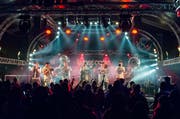Die Besucher der Hill Jam Konzertnacht kamen am Freitagabend in den Genuss von Livemusik, wie hier durch die Gruppe «Brasscode». (Bild: pd / Daniel Heller)