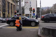 Auch die Ampelanlagen vor dem Gebäude der Metalli haben nicht mehr funktioniert... (Bild: Zuger Polizei)