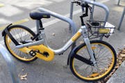 Eines der rund 900 Obike-Mietvelos in der Stadt Zürich. (Bild: KEYSTONE/Walter Bieri, (14. August 2017, Zürich))