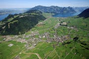 Luftbild aus dem Raum Nidwalden. (Bild: Photoramacolor AG)