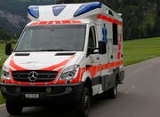 Der Rettungsdienst Einsiedeln überbrachte den Patienten in Spitalpflege. (Archivbild)