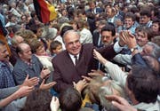 Helmut Kohl als Bundeskanzler beim Auftakt zum Wahlkampf der Landtagswahlen in Thüringen. (Bild: Holger Hollemann/Keystone (Heilbad Heiligenstadt, 5. September 1990))