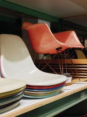 Den Plastic Side Chair gibt es in vielen Farbvarianten. (Bild: Florian Böhm)