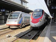 Jetzt täglich um 12 Uhr im Bahnhof Zug zu sehen: ein alter ETR 470 (links) und der neue ETR 610. (Bild Marco Morosoli)