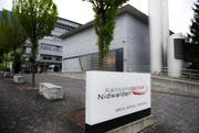 ...das Nidwaldner Kantonsspital in Stans wollen fusionieren. (Bild: Corinne Glanzmann)