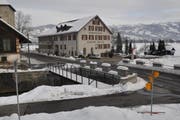 Der neu gebaute Steg über den Hintergraben in der Grynau, Tuggen (Bild: PD)