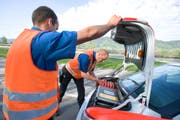 Bei der Kantonspolizei gingen wegen der Falschfahrerin zahlreiche Meldungen ein. Mehrere Patrouillen der Aargauer Kantonspolizei, der Regionalpolizei Zofingen und der Luzerner Polizei rückten sofort aus, um die Gefahr zu bannen (Symbolbild). (Bild: Keystone)
