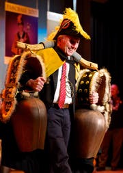 Die Allenwindner haben es am Samstagabend an die grosse Glocke gehängt: Fredy I. Iten ist der neue Faschallminister. (Bild: Christian H. Hildebrand)
