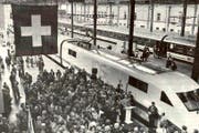 Grosses Fest am 27. Mai 1995 am Bahnhof Luzern. Die Bevölkerung feierte die fahrplanmässige Ankunft des ICE «Vierwaldstättersee» aus Hamburg. (Archivbild Neue LZ)