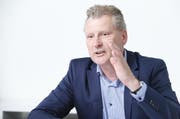 Heinz Tännler: «Ein Regierungsrat mit fünf Mitgliedern kann sich vermehrt auf strategische Aufgaben konzentrieren». (Bild: Archiv Stefan Kaiser/Neue ZZ)