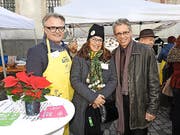 Silvia Glaus (Schweizer Tafel) begrüsste Stadtpräsident Stefan Roth und VBL-Direktor Norbert Schmassmann. (Bild: Mario Merola)