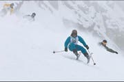 Die Fahrer brettern am Freeride-Rennen «King of the mountain» 2008 die Strecke am Gemsstock hinunter. (Bild: Archiv UZ)