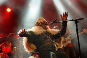 Mbongwana Star aus dem Kongo eröffneten gestern die Stanser Musiktage. (Bild Nadia Schärli)