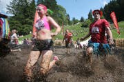 Grosse Hitze und viel Dreck : Strongmanrun in Engelberg. (Bild: Philipp Schmidli)