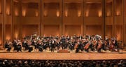 Das Luzerner Sinfonieorchester im grossen Konzertsaal von Bogotá. (Bilder: LSO und Simon Bordier)