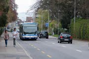 Schüler können den Bus in Zug im kommenden Schuljahr doch noch verbilligt nutzen. (Bild: Stefan Kaiser / Neue ZZ)