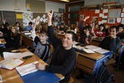 Die Schule Buttisholz integriert seit 2006 Schüler mit Lernbehinderung in ihre gewöhnlichen Klassen. (Symbolbild) (Bild: Archiv / Neue LZ)