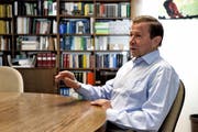 Franz Steinegger in seiner Anwaltskanzlei in Altdorf. (Bild: Nadia Schärli / Neue LZ)