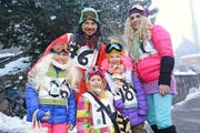 Von der Ski-WM direkt an die Fasnacht? Eine schnelle Gruppe im Schnee. (Bild: Richard Greuter)
