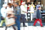 Auch das Emmen-Center soll sich künftig an den Kosten des öffentlichen Verkehrs beteiligen. (Archivbild Philipp Schmidli / Neue LZ)