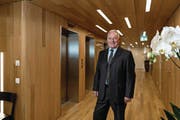 Ulrich Fricker (64), fotografiert auf der Privatabteilung im 13. Stock des Kantonsspitals. (Bild: Roger Grütter (Luzern, 13. September 2017))