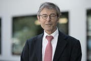 Paul Richli, emeritierter Professor für Staats- und Verwaltungsrecht: «Verbilligungen auf Krankenkassenprämien haben eine existenzsichernde Funktion.» (Bild: Pius Amrein, Luzern, 18. Juli 2016)