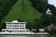 Das ehemalige Hotel Acheregg: Eine neue Überbauung muss noch warten. (Bild Chris Iseli/Neue LZ)