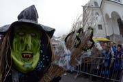 Tagsüber war an der Stanser Fasnacht - allem Grusel zum Trotz - alles noch friedlich. (Bild: Markus von Rotz / Neue NZ)