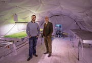 Die Firmengründer Richard Ballard (links) und Steven Dring in einem der unterirdischen Bunker in London. (Bild: Alessandro Rota/Getty)