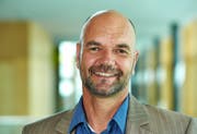 Alex Enzmann wird neuer Leiter der Höheren Fachschule für Wirtschaft am Kaufmännischen Bildungszentrum in Zug. (Bild: pd)
