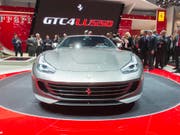 Am Automobilsalon in Genf stellte der italienische Luxusautohersteller im März den neuen Ferrari GTC4 Lusso vor. (Archiv) (Bild: Keystone/SANDRO CAMPARDO)