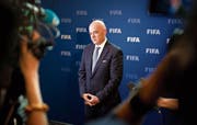 Gianni Infantino beim Medienbriefing nach dem Fifa-Kongress in Zürich. (Bild: Steffen Schmidt/Keystone (14. Oktober 2016))