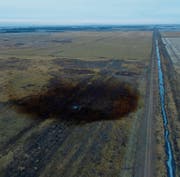 In Marshall County traten vergangene Woche 800 000 Liter Rohöl aus. (Bild: Keystone (17. November 2017))