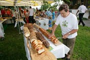 Ein leckeres Frühstück lockt am 1. August auf die Zentralschweizer Bauernhöfe. (Archivbild Philipp Schmidli/Neue LZ)