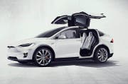 Tesla X: futuristisches Gefährt, das komplett elektrisch unterwegs ist. (Bild: PD)