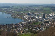 Die Stadt Zug gibt sich ein neues Leitbild. Blick auf die Stadt am 8. April dieses Jahres. (Bild: Keystone)