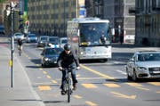 Wie viel Lärm verursacht der Verkehr auf der Tribschenstrasse? Die Behörden wollen es genauer wissen. (Bild: Eveline Beerkircher (Luzern, 17. April 2014))