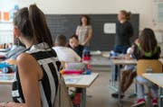 Blick in das Schulzimmer einer Oberstufen-Klasse. (Bild: Keystone)