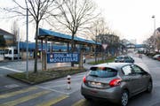 Grenzübergang Moillsulaz bei Genf. In der Schweiz sind fast 170 000 Franzosen als Grenzgänger erfasst, beinahe doppelt so viele wie noch 2002 (Symbolbild). (Bild: Keystone / Christian Beutler)