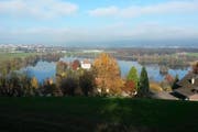 Blick auf das Schloss Mauensee im Spätherbst-Kleid. (Bild: Leser Markus Dobmann)