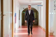 Stefan Roth, Stadtpräsident: «Wir können nicht einfach anordnen, dass die Löhne sofort veröffentlicht werden sollen.» (Bild: Dominik Wunderli / Neue LZ)
