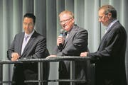 Ausmarchung der FDP für die Regierungsratswahlen 2011: Rolf Born (Mitte) bei seinem ersten Anlauf mit Robert Küng (rechts) und Andreas Heer. (Bild: Boris Bürgisser (Littau, 30. August 2010))